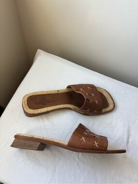 Tommy Bahama Brown Slide Sandals – Size 9.5